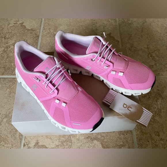 On Cloud 6 Shoes, Raspberry and White, Size 7.5 M, Excellent Condition - Picture 4 of 5